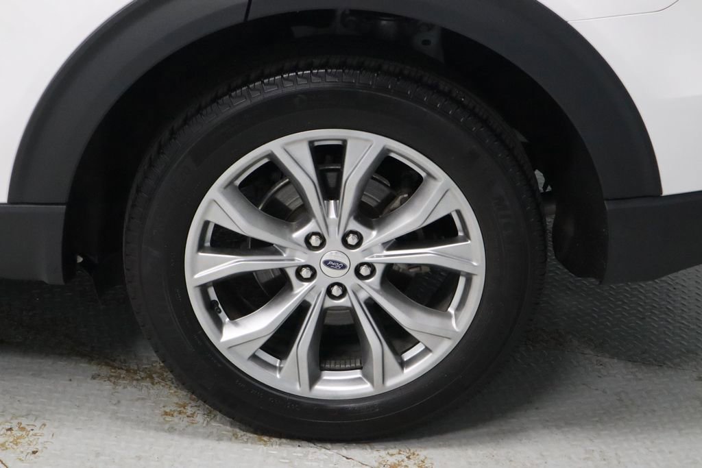 Certified 2023 Ford Explorer XLT w/ Equipment Group 202A AWD/4WD image 19