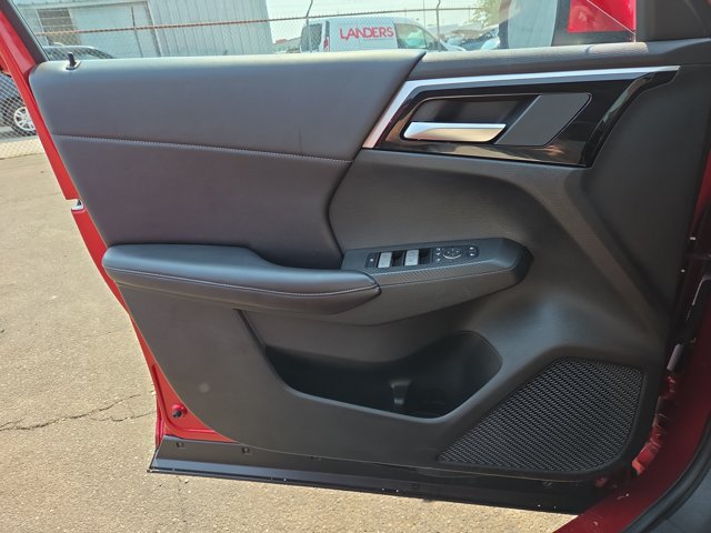 Used 2024 Mitsubishi Outlander SE AWD/4WD image 17