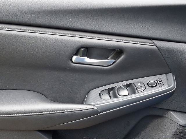 Used 2025 Nissan Sentra SV FWD image 12