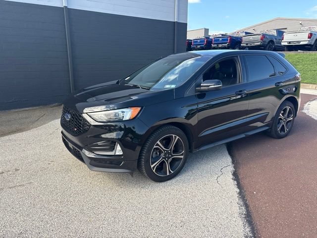 Certified 2019 Ford Edge ST w/ Cold Weather Package AWD/4WD image 7