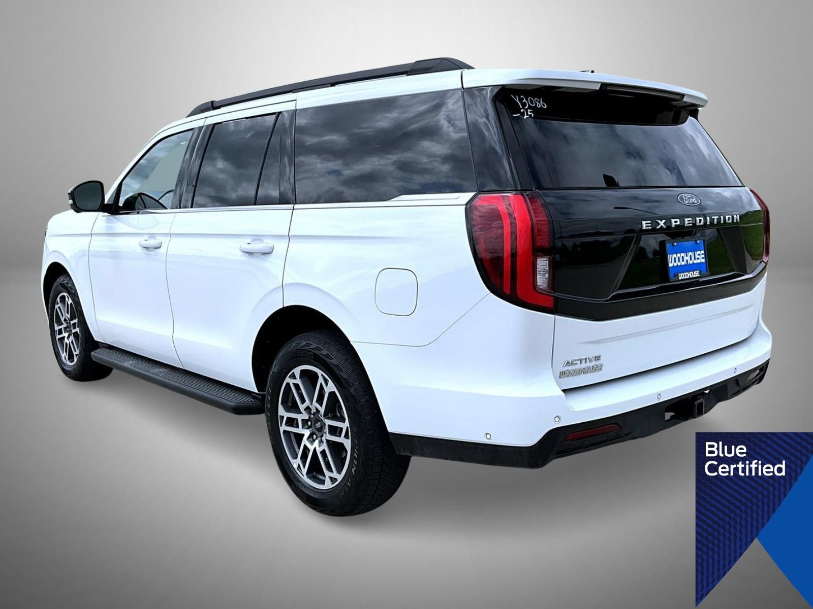 Certified 2025 Ford Expedition Active AWD/4WD image 7