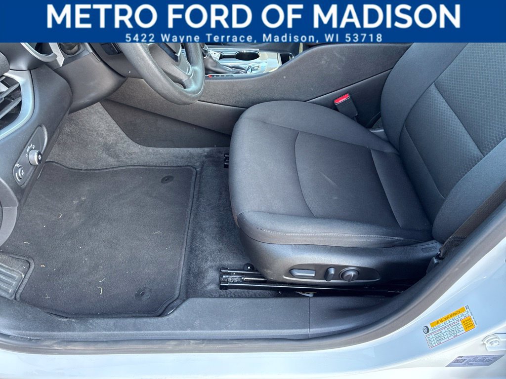 Used 2025 Chevrolet Malibu LT FWD image 11