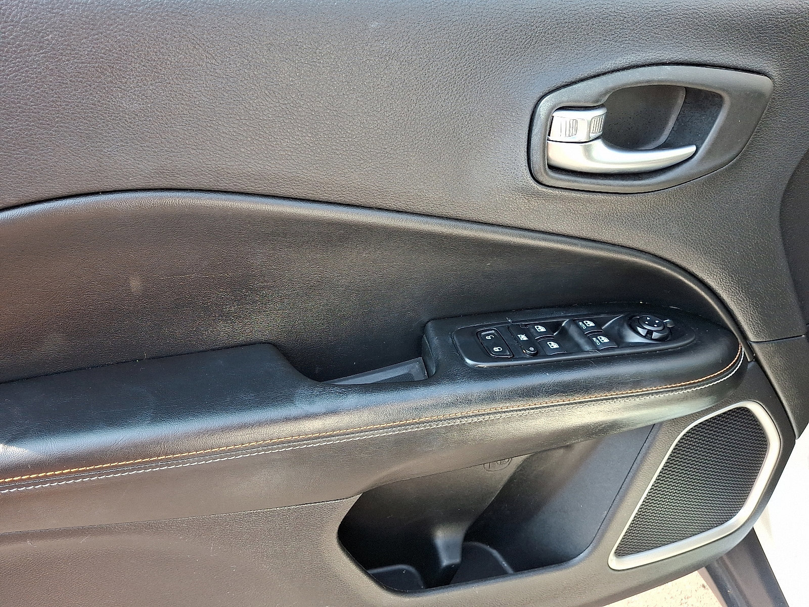 Used 2020 Jeep Compass Latitude w/ Popular Equipment Group image 13