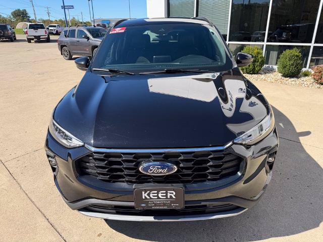 Certified 2025 Ford Escape ST-Line Select AWD/4WD image 2