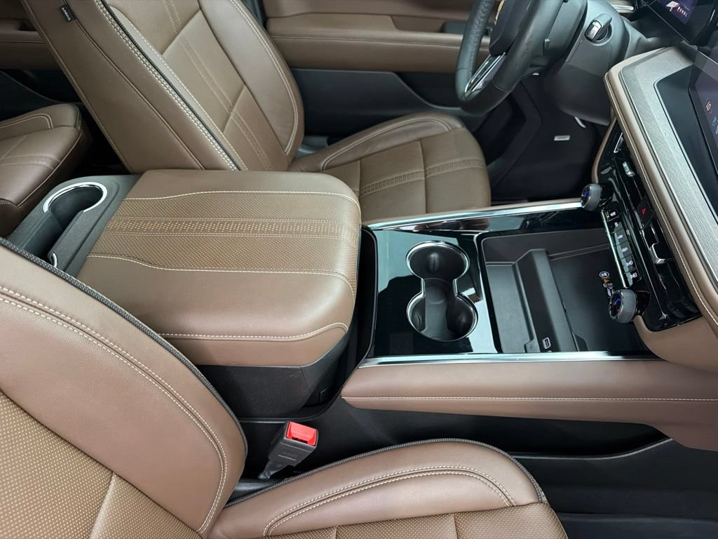 Used 2025 Chevrolet Tahoe High Country AWD/4WD image 43