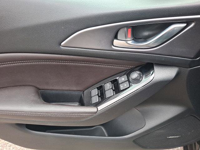 Used 2017 MAZDA MAZDA3 Grand Touring image 12