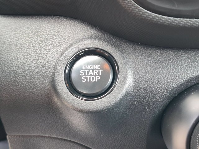 Used 2025 Hyundai Venue SEL FWD image 17