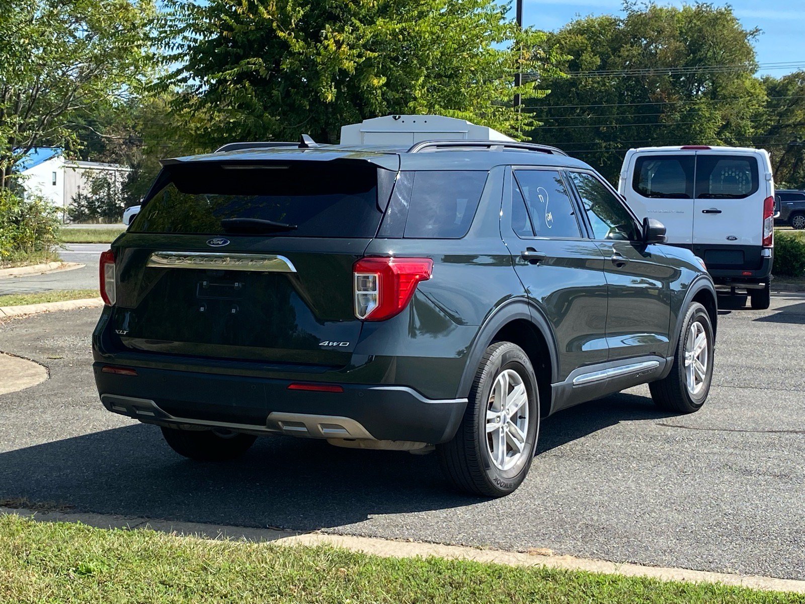 Certified 2024 Ford Explorer XLT w/ Equipment Group 202A AWD/4WD image 3