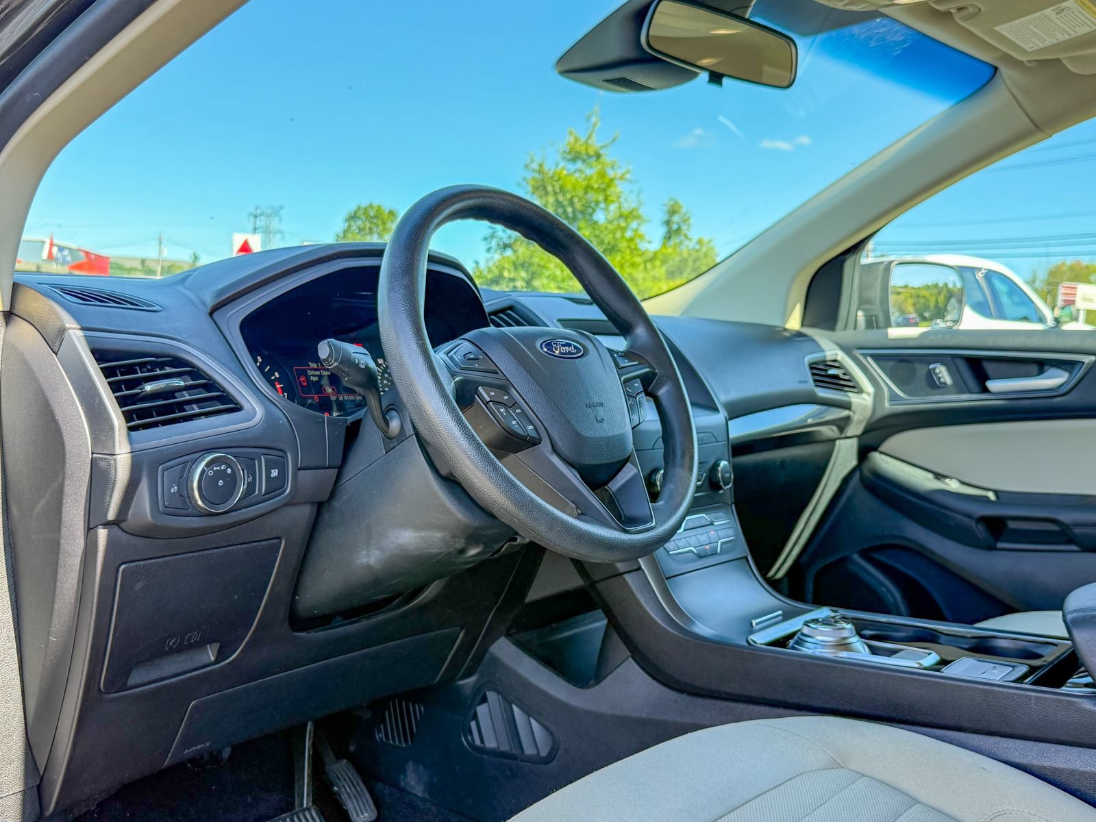 Certified 2020 Ford Edge SE FWD image 13