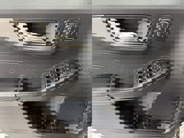 Certified 2022 Ford Escape Titanium image 5