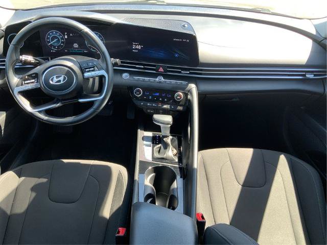 Used 2024 Hyundai Elantra SEL w/ Convenience Package FWD image 16
