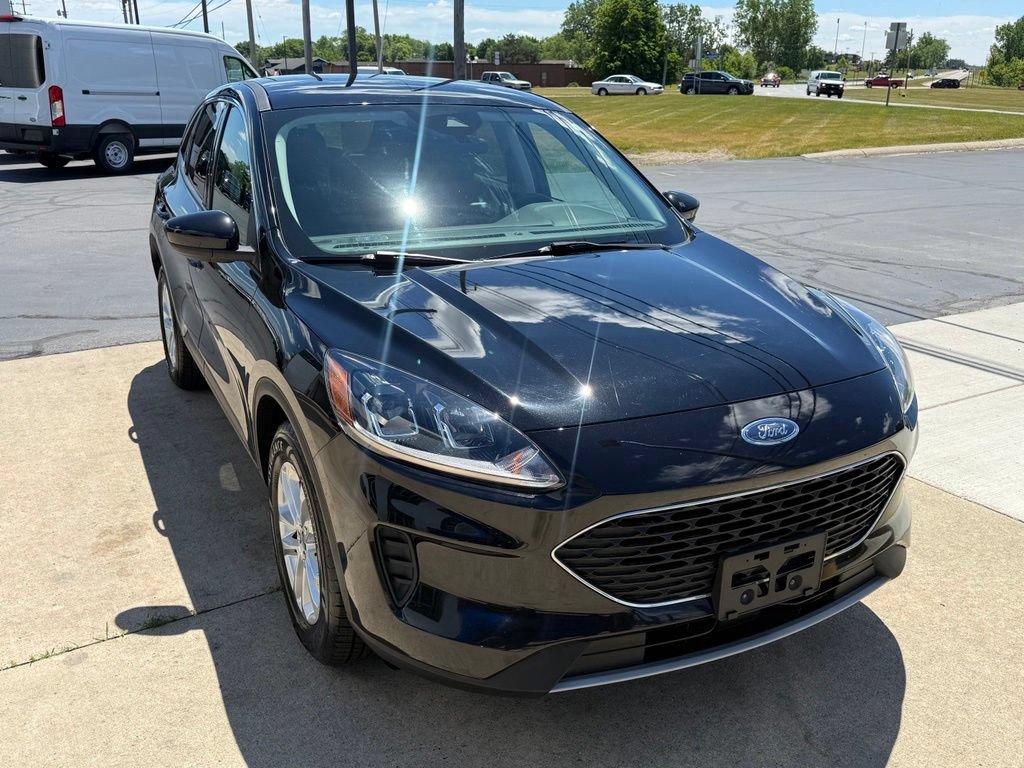 Certified 2021 Ford Escape SE FWD image 3