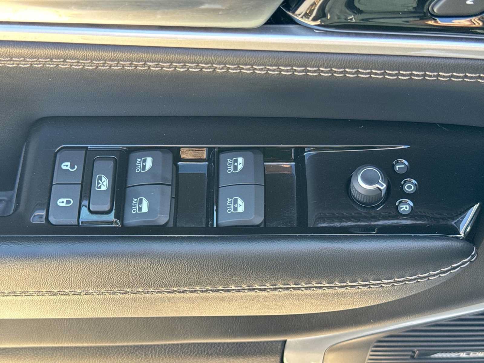 Used 2022 Jeep Wagoneer Series II w/ Premium Group I AWD/4WD image 16