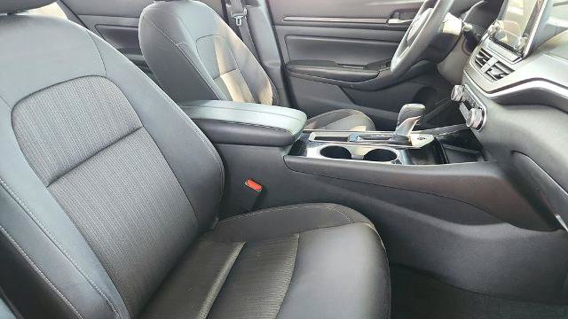 Used 2024 Nissan Altima 2.5 SV FWD image 30