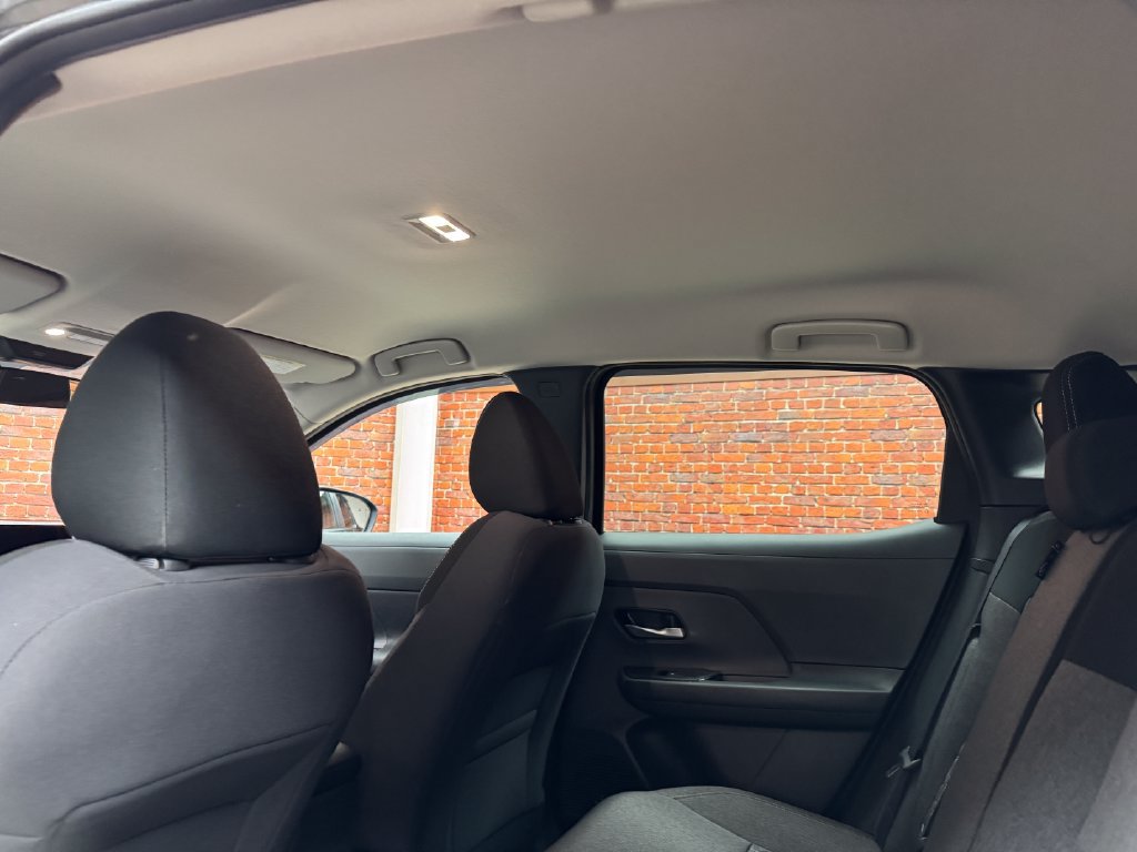 Used 2025 Nissan Kicks SV AWD/4WD image 23