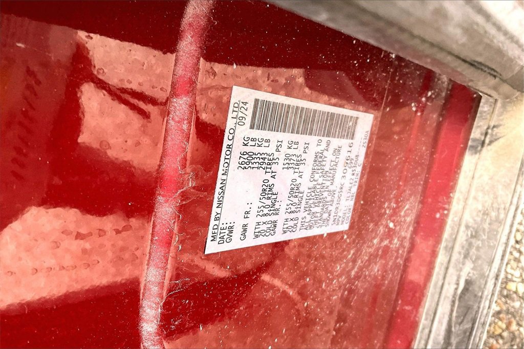 Used 2024 Nissan Pathfinder Platinum w/ Cargo Package image 5