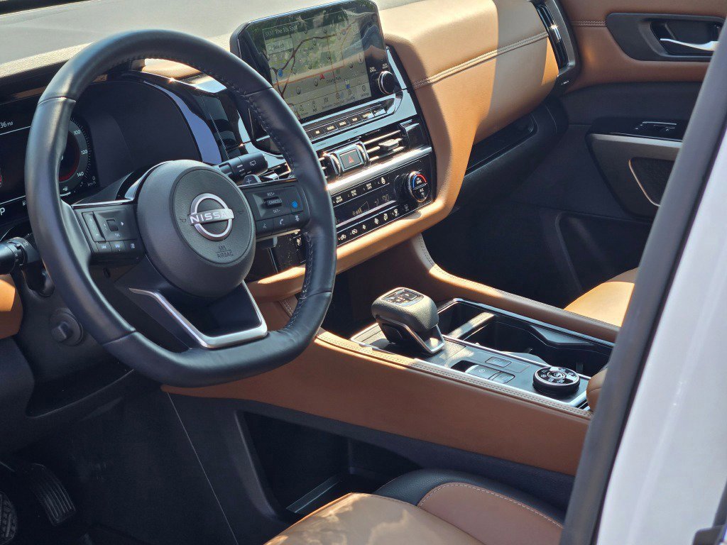 Used 2024 Nissan Pathfinder Platinum image 24