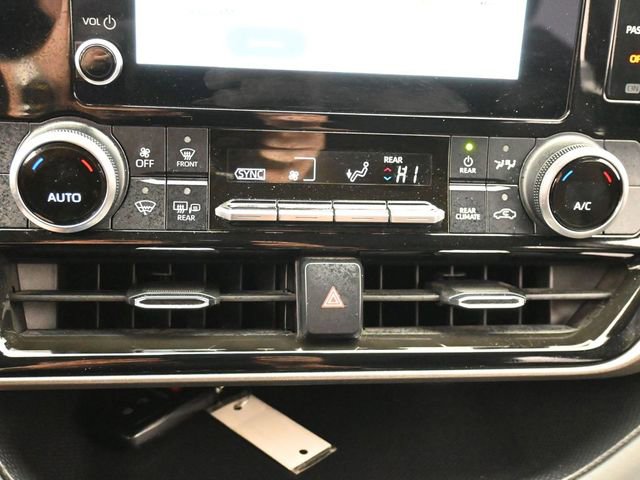 Used 2024 Toyota Highlander LE image 21