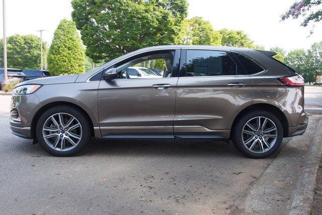 Certified 2019 Ford Edge Titanium w/ Equipment Group 301A AWD/4WD image 4