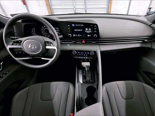 Used 2023 Hyundai Elantra SEL FWD image 14