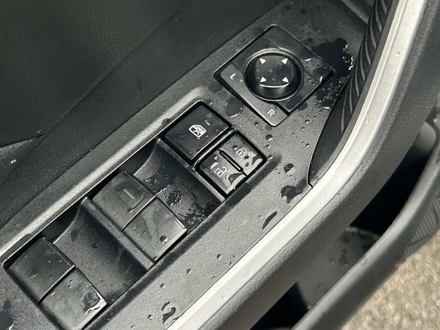 Used 2021 Toyota RAV4 XLE FWD image 29