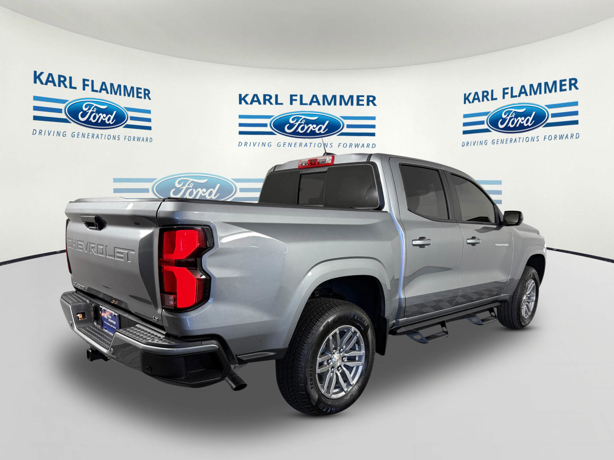 Used 2024 Chevrolet Colorado LT w/ LT Convenience Package III image 3