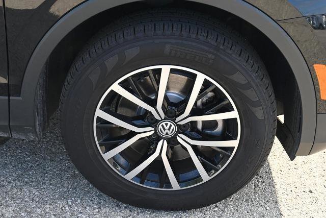 Used 2021 Volkswagen Tiguan SE image 16