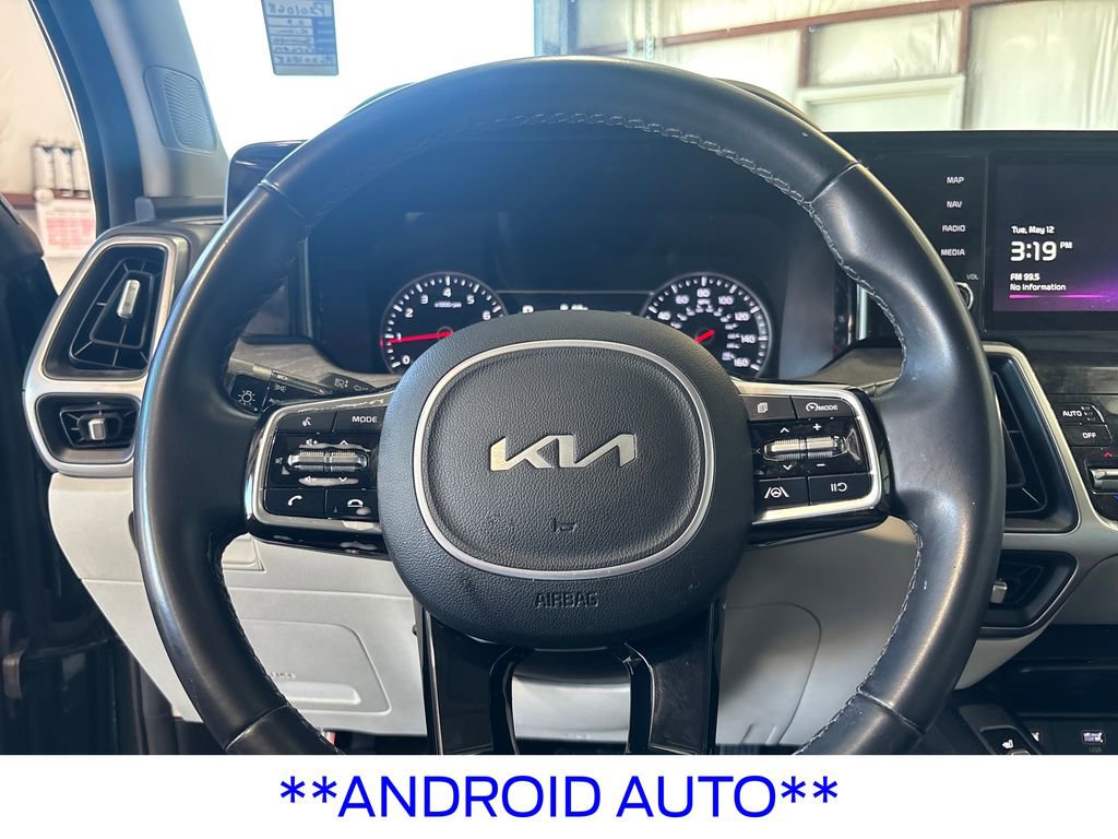 Used 2023 Kia Sorento S w/ Panoramic Sunroof Package AWD/4WD image 13
