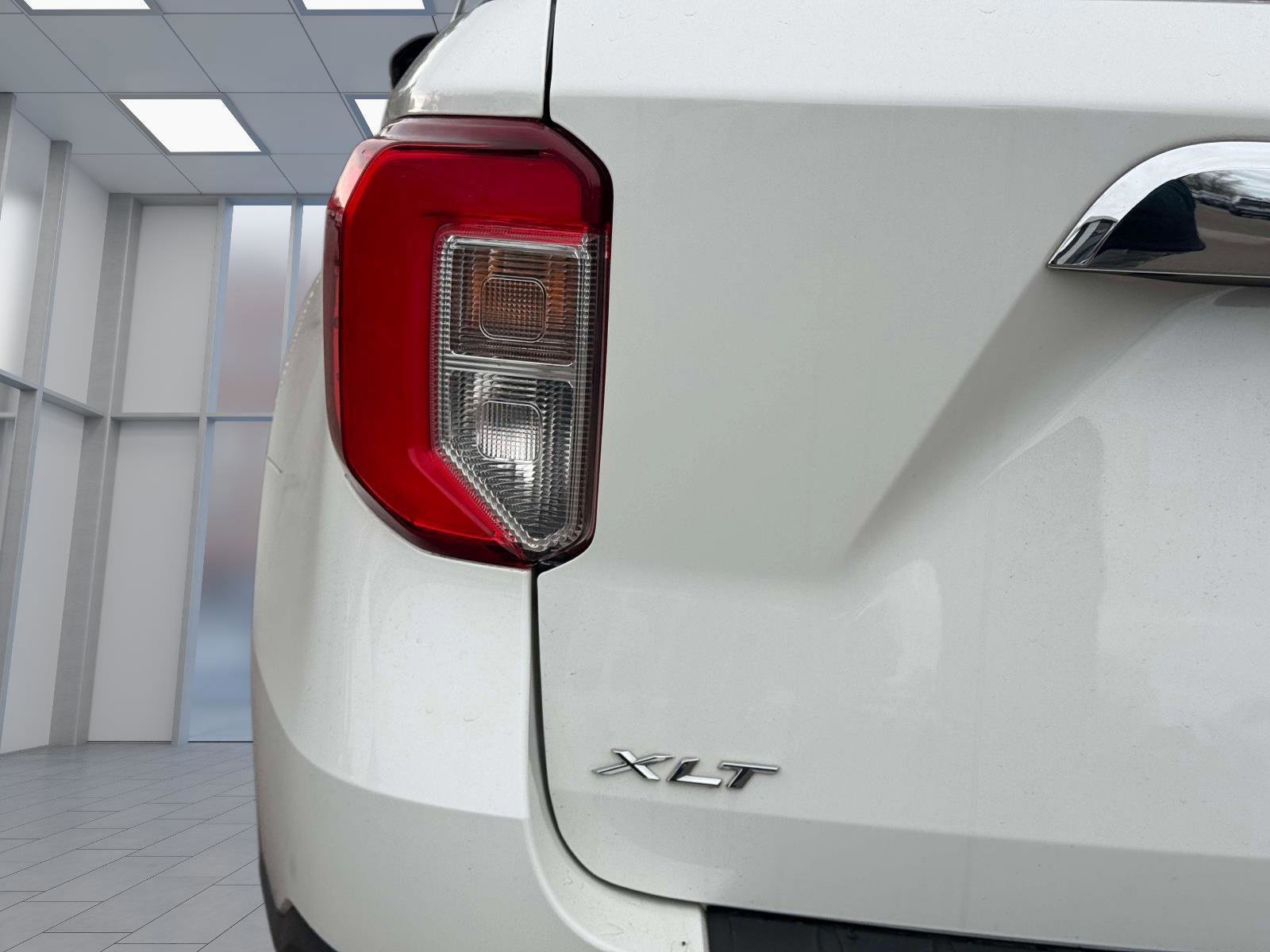 Certified 2022 Ford Explorer XLT w/ Equipment Group 202A image 10