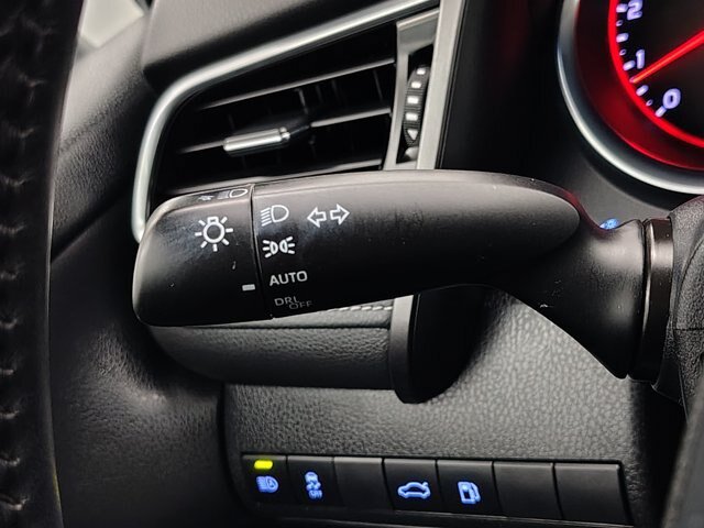 Used 2018 Toyota Camry XSE FWD image 39