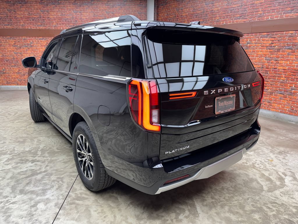 Certified 2025 Ford Expedition Platinum AWD/4WD image 2
