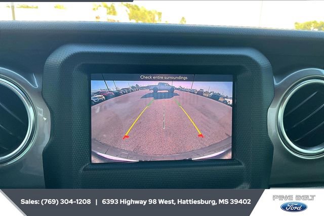 Used 2020 Jeep Wrangler Unlimited Sahara image 15