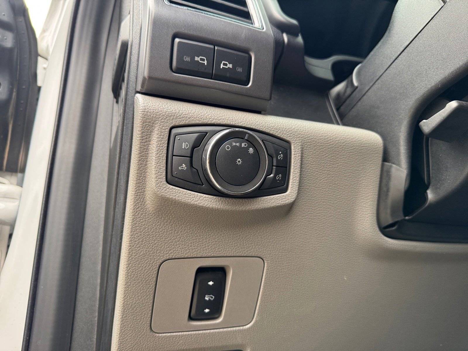 Certified 2020 Ford F250 XLT w/ XLT Premium Package image 19