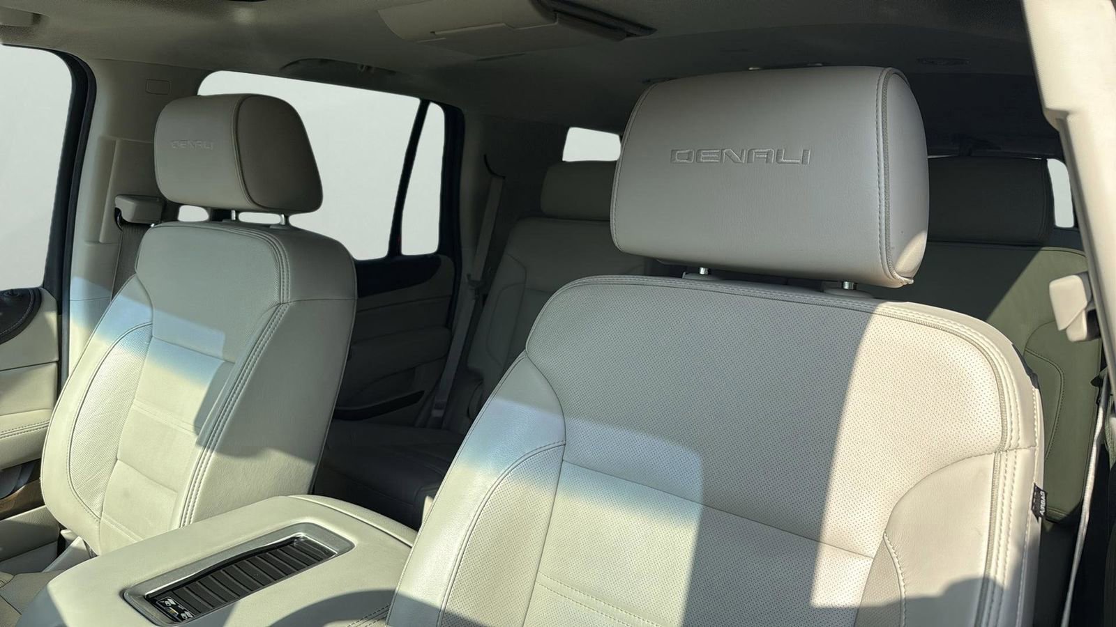 Used 2018 GMC Yukon Denali w/ Denali Ultimate Package image 8