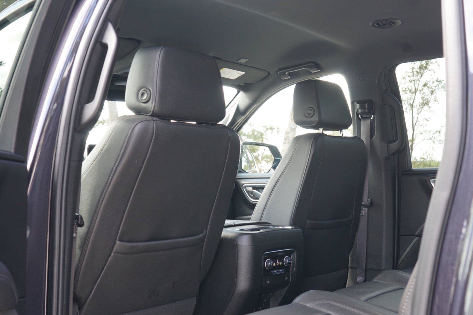 Used 2024 Chevrolet Suburban LT RWD image 21
