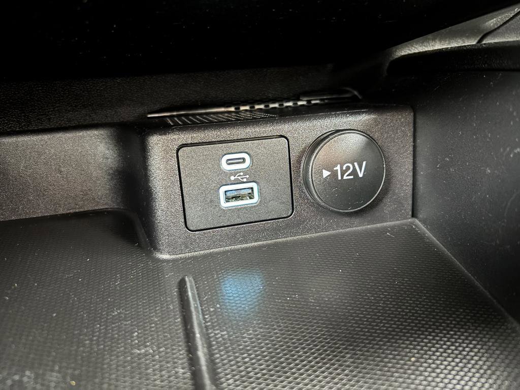 Certified 2022 Ford Escape SE w/ SE Sport Appearance Package image 25