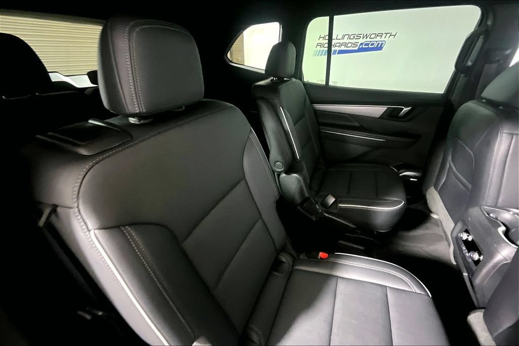 Used 2025 Buick Enclave Preferred FWD image 21