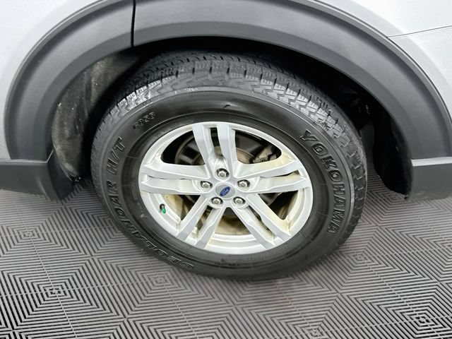 Certified 2022 Ford Explorer XLT w/ Equipment Group 202A AWD/4WD image 36