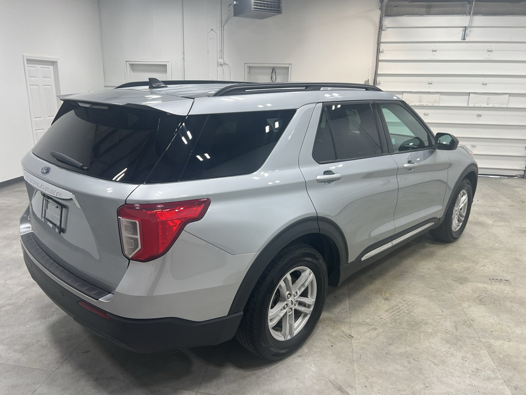 Certified 2024 Ford Explorer XLT RWD image 7