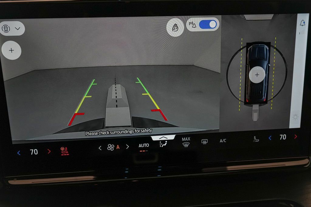 Certified 2025 Ford Expedition Platinum image 17