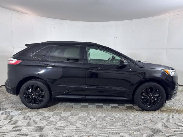 Certified 2024 Ford Edge SE w/ Black Appearance Package AWD/4WD image 2