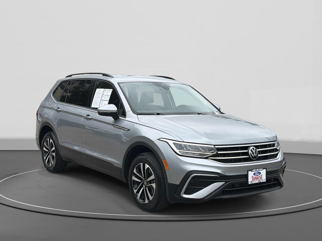 Used 2024 Volkswagen Tiguan S AWD/4WD image 3