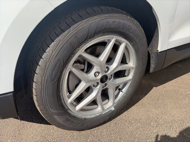 Certified 2024 Ford Edge SEL w/ Convenience Package AWD/4WD image 6