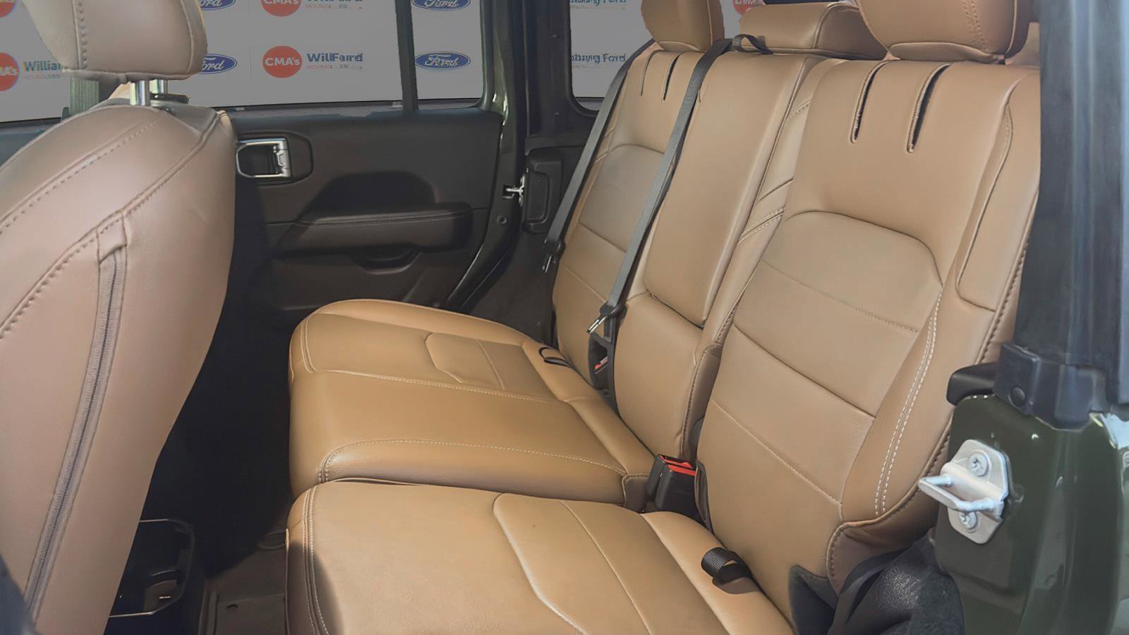 Used 2022 Jeep Wrangler Unlimited Sahara w/ Cold Weather Group image 7