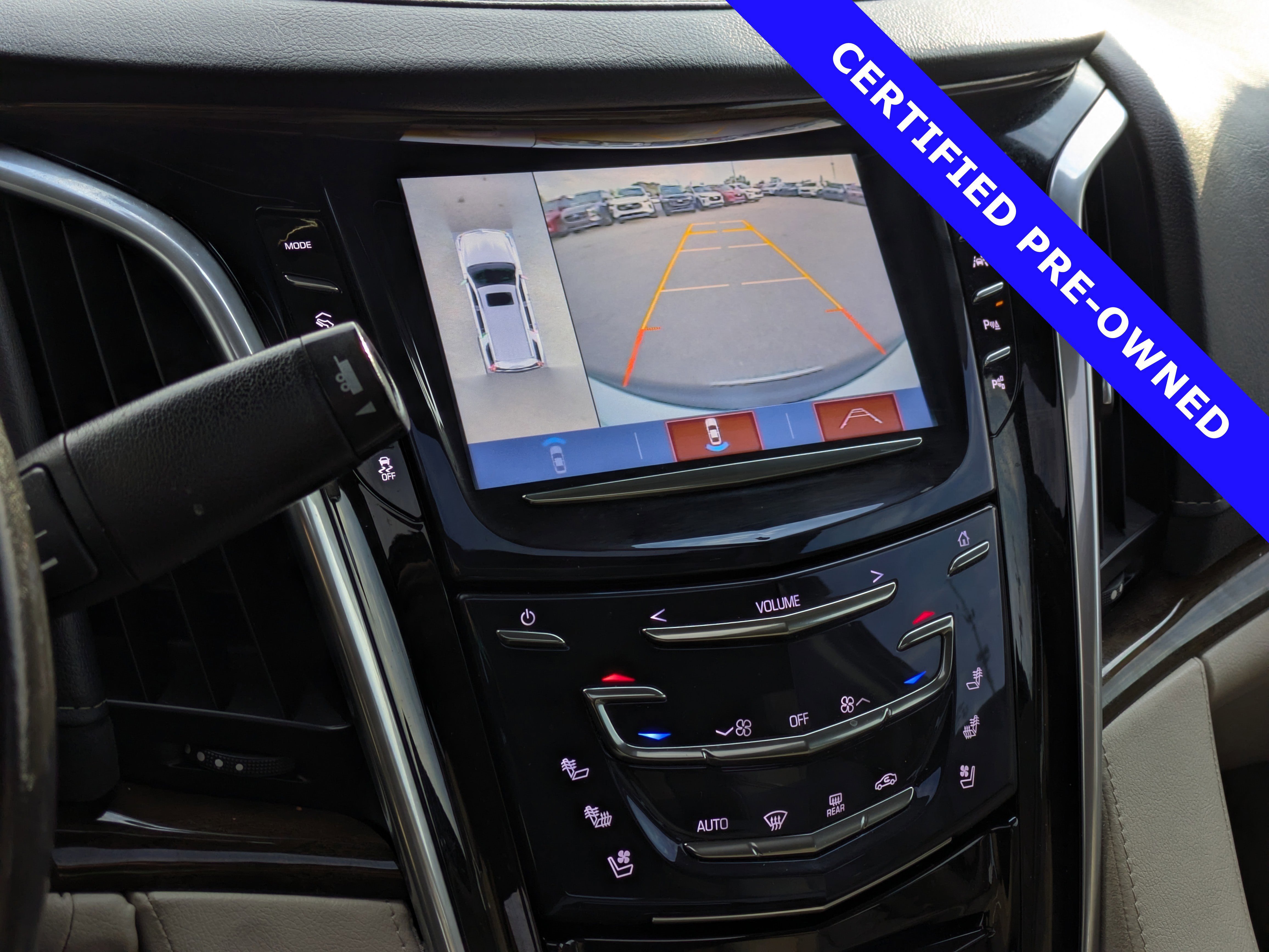 Used 2020 Cadillac Escalade Premium Luxury image 32