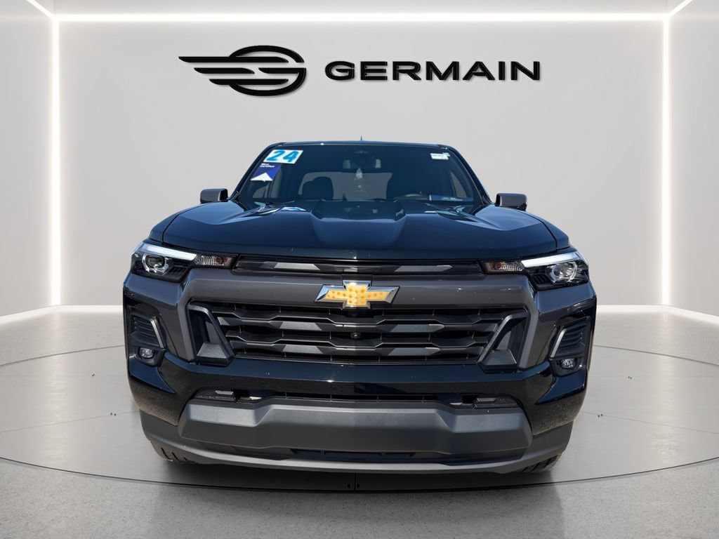 Used 2024 Chevrolet Colorado LT w/ LT Convenience Package III RWD image 3