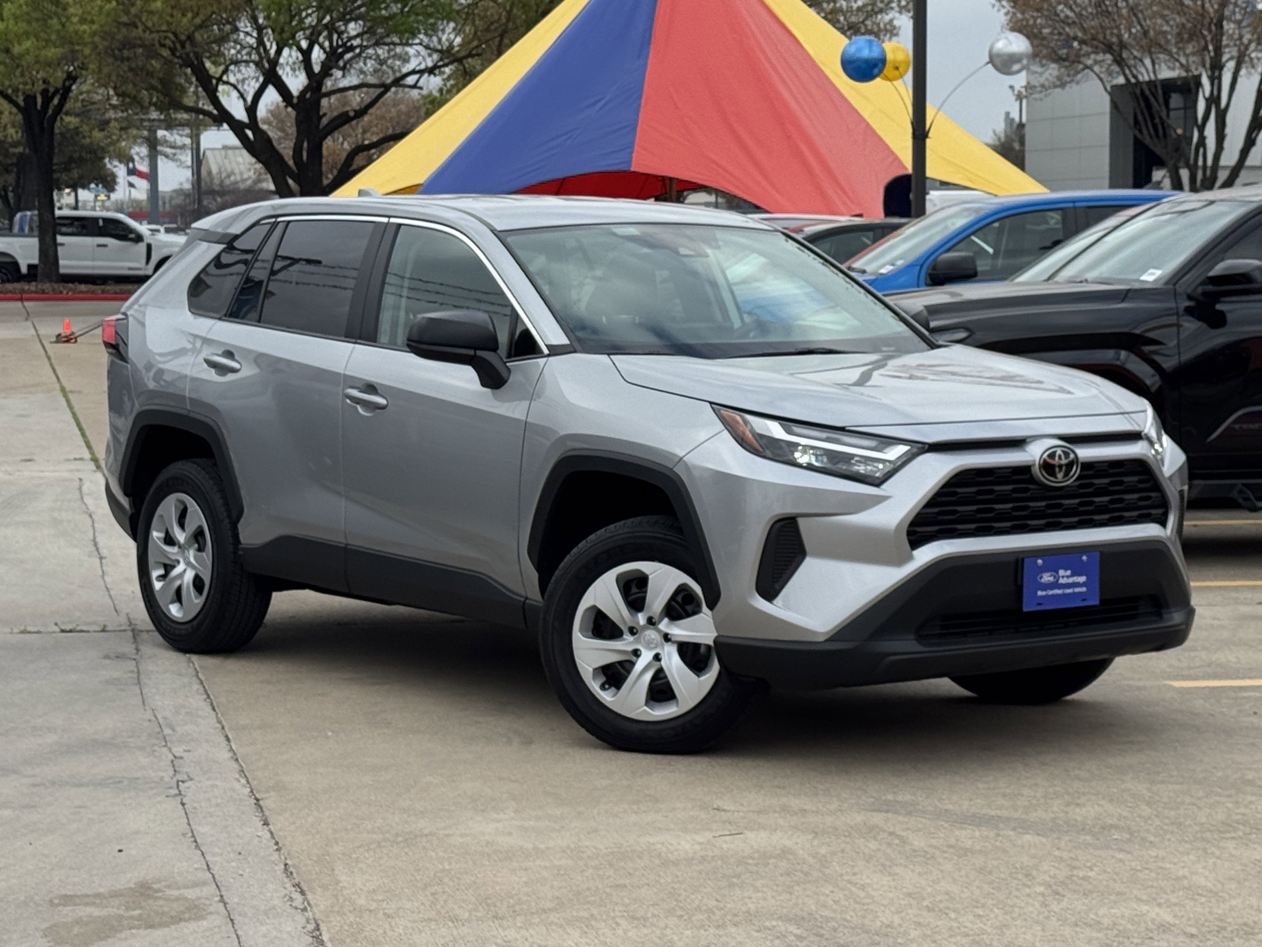 Used 2025 Toyota RAV4 LE image 1