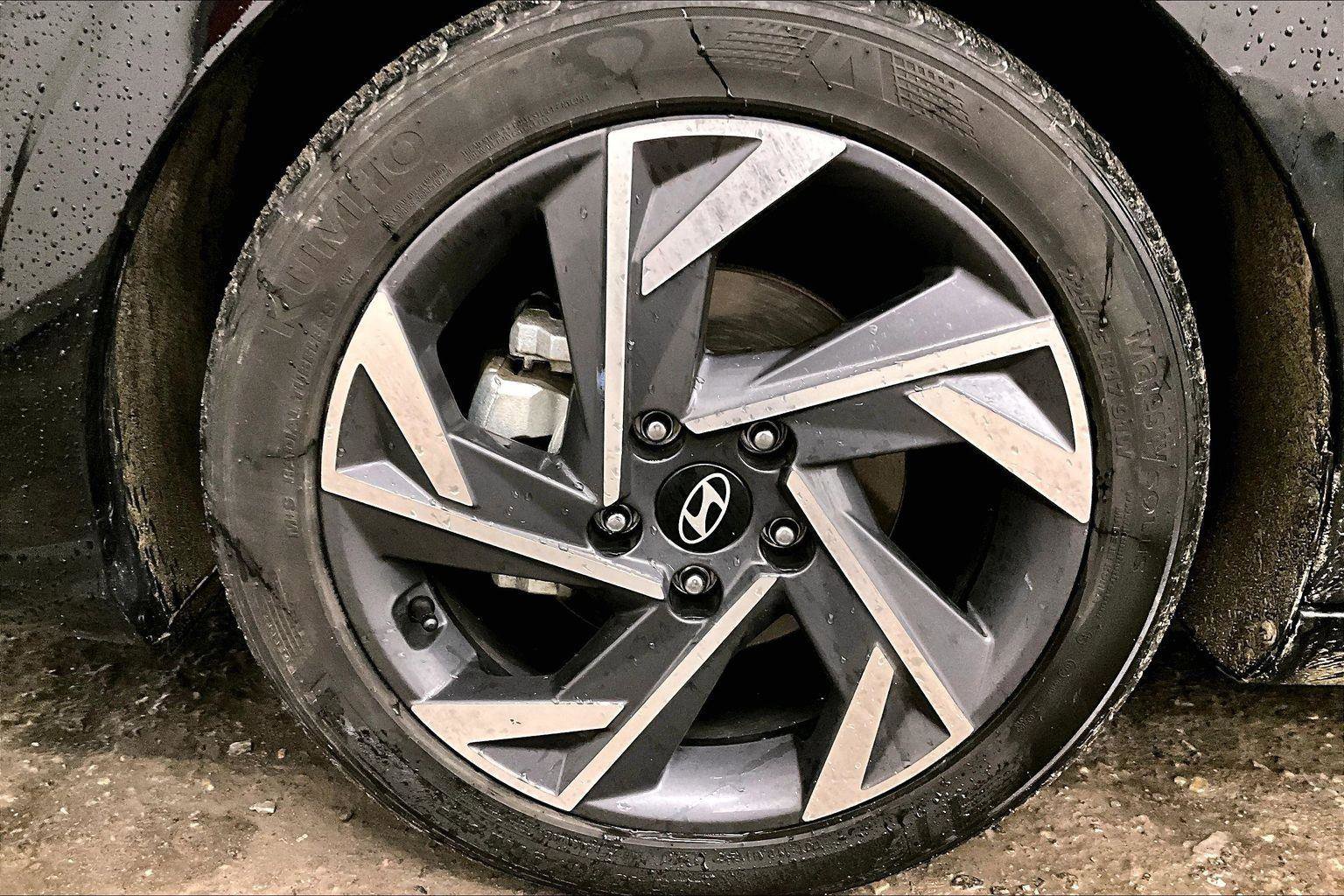 Used 2024 Hyundai Elantra SEL w/ Convenience Package image 8