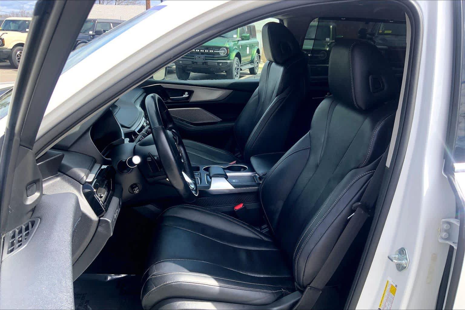 Used 2023 Acura MDX SH-AWD w/ Technology Package image 16