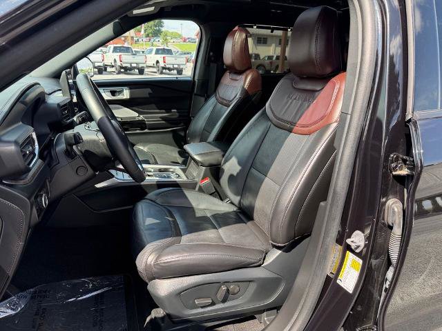 Certified 2023 Ford Explorer Platinum w/ Technology Package AWD/4WD image 12
